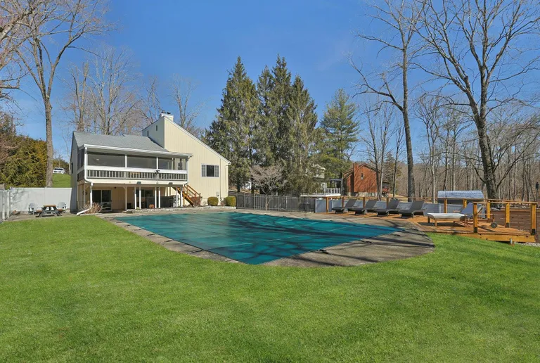 Westchester Real Estate | View 29 Maple Moor Lane | room 45 | View 46