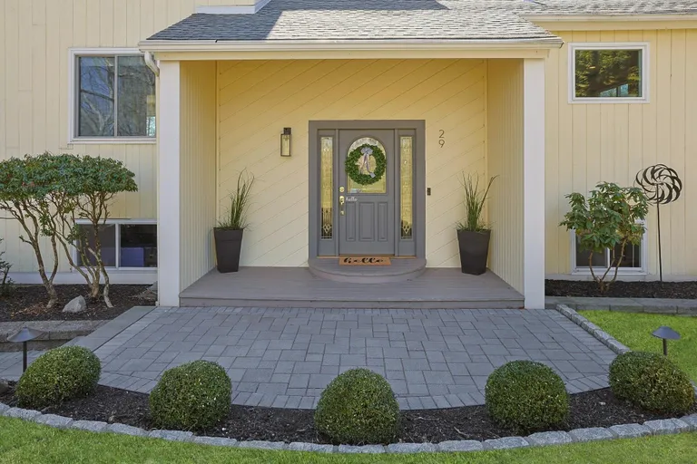 Westchester Real Estate | View 29 Maple Moor Lane | room 2 | View 3