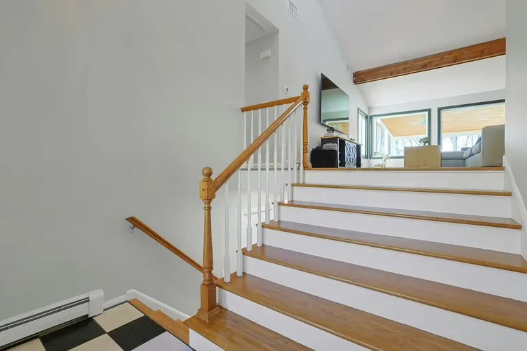 Westchester Real Estate | View 29 Maple Moor Lane | room 3 | View 4