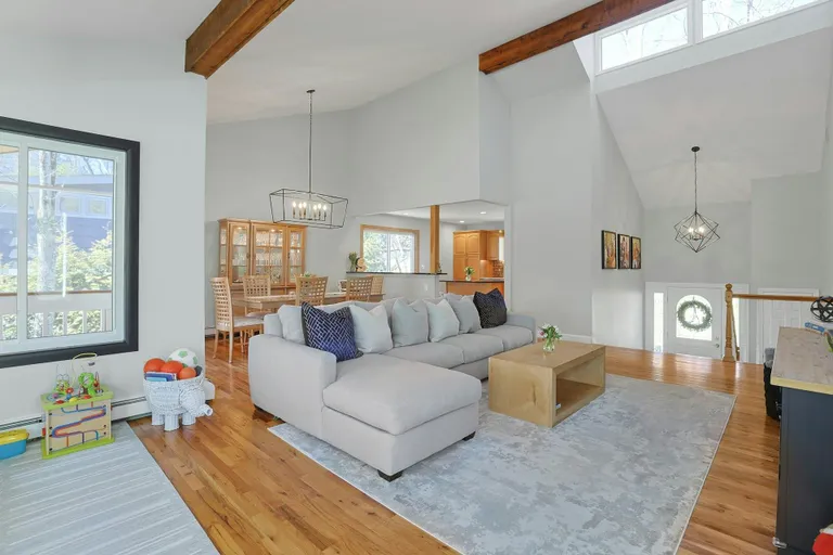 Westchester Real Estate | View 29 Maple Moor Lane | room 7 | View 8