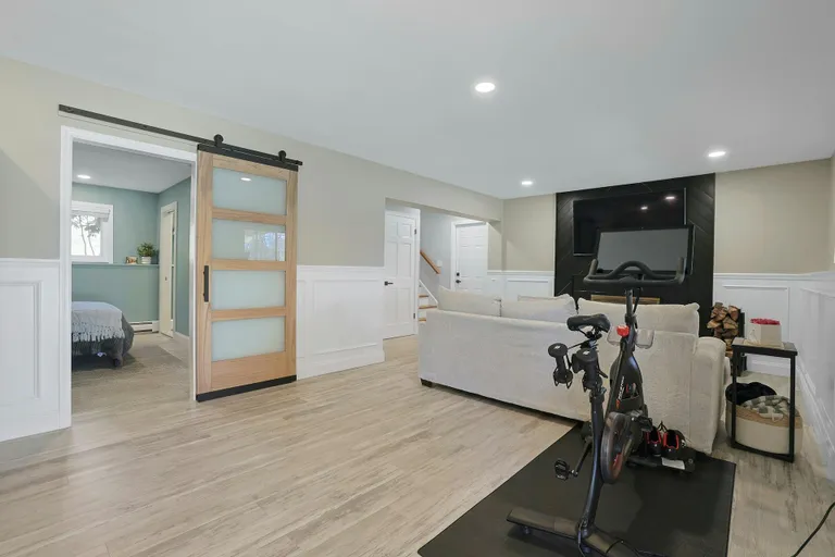 Westchester Real Estate | View 29 Maple Moor Lane | room 26 | View 27