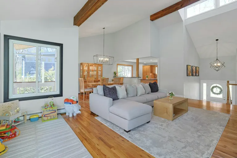 Westchester Real Estate | View 29 Maple Moor Lane | room 8 | View 9