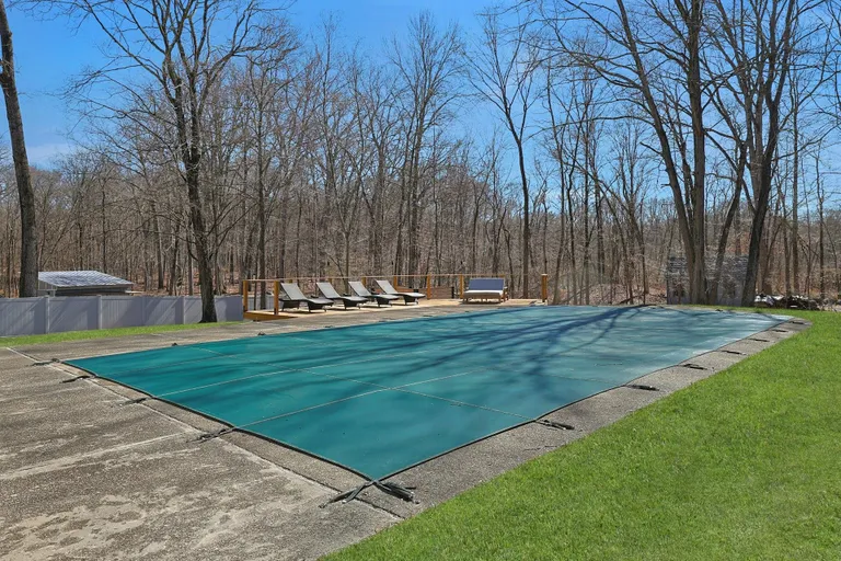Westchester Real Estate | View 29 Maple Moor Lane | room 40 | View 41