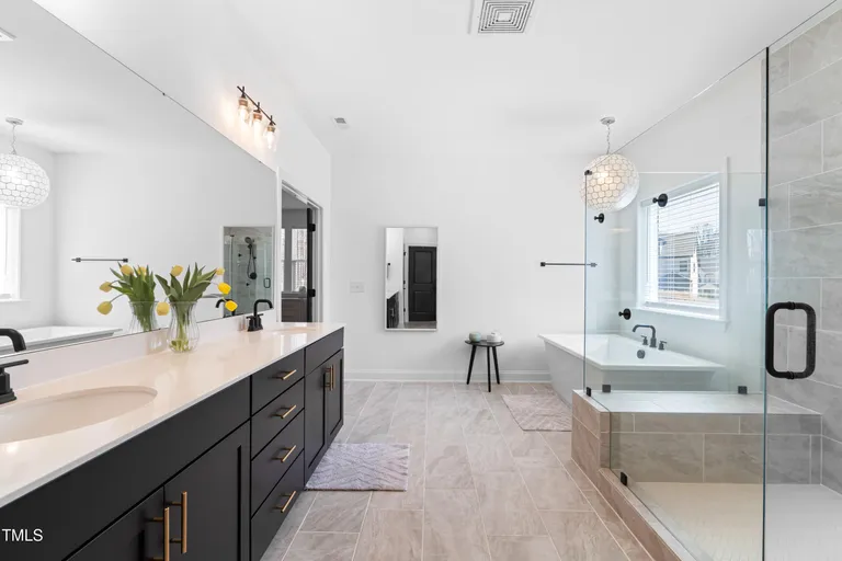 Raleigh, NC Real Estate | View 8132 Baronleigh Lane | room 29 | View 30