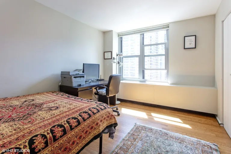 New York City Real Estate | View 400 E Randolph, 2330 | room 6 | View 7