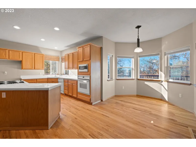 New York City Real Estate | View 4243 SW 28th Ct | room 6 | View 7