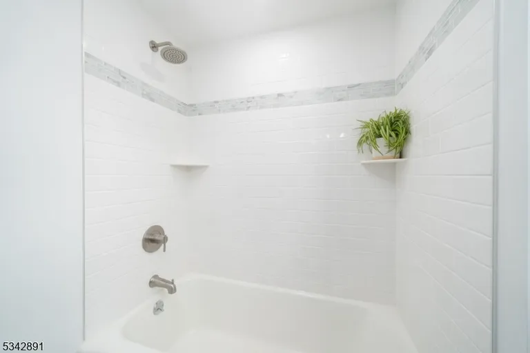 Jersey City/Hoboken Real Estate | View 72 Emerson St | room 20 | View 21
