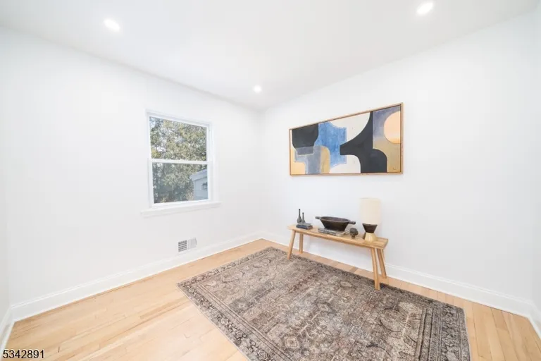 Jersey City/Hoboken Real Estate | View 72 Emerson St | room 15 | View 16