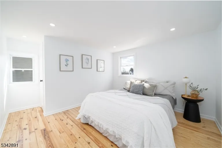 Jersey City/Hoboken Real Estate | View 72 Emerson St | room 23 | View 24