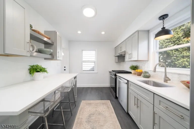 Jersey City/Hoboken Real Estate | View 72 Emerson St | room 11 | View 12