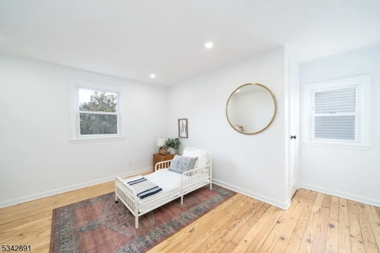 Jersey City/Hoboken Real Estate | View 72 Emerson St | room 25 | View 26