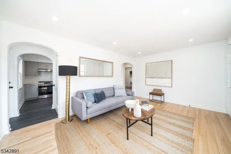 Jersey City/Hoboken Real Estate | View 72 Emerson St | room 5 | View 6