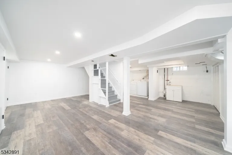 Jersey City/Hoboken Real Estate | View 72 Emerson St | room 28 | View 29