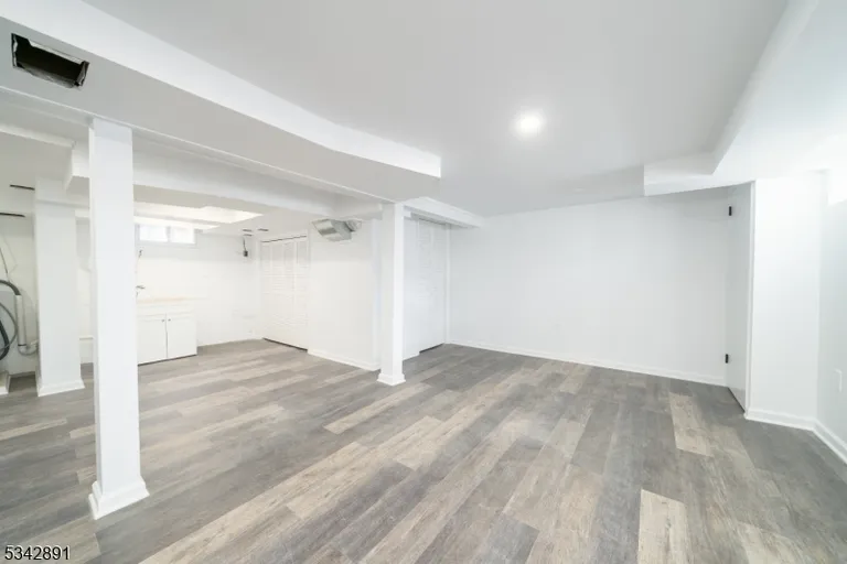 Jersey City/Hoboken Real Estate | View 72 Emerson St | room 29 | View 30