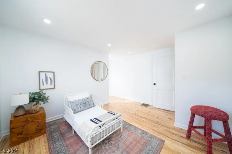 Jersey City/Hoboken Real Estate | View 72 Emerson St | room 27 | View 28