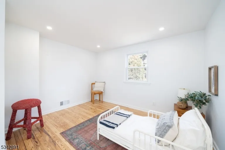 Jersey City/Hoboken Real Estate | View 72 Emerson St | room 26 | View 27