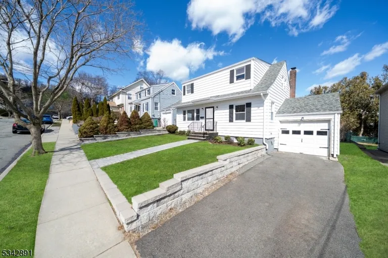 Jersey City/Hoboken Real Estate | View 72 Emerson St | room 34 | View 35