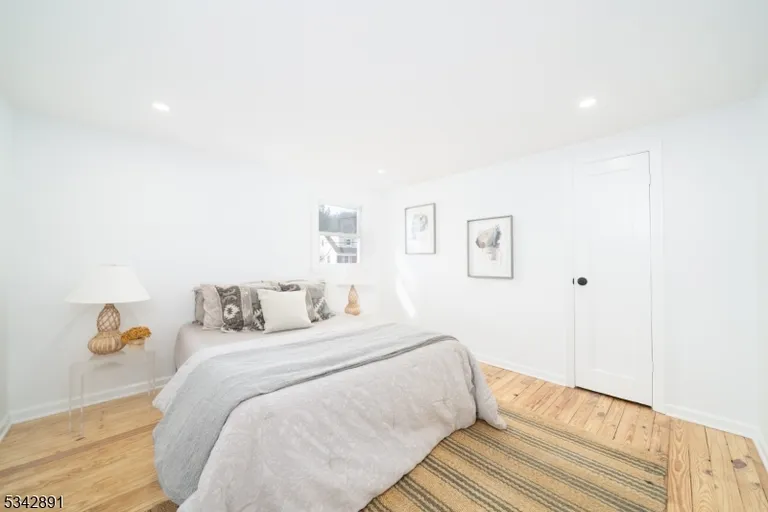 Jersey City/Hoboken Real Estate | View 72 Emerson St | room 21 | View 22