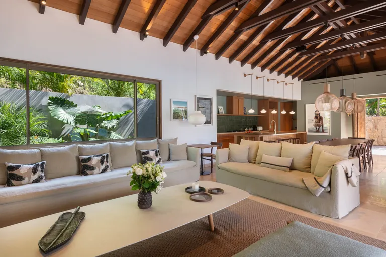 St Barth Real Estate | View CR-LIN Marigot | Villa-Linda-StBarth-40 | View 20
