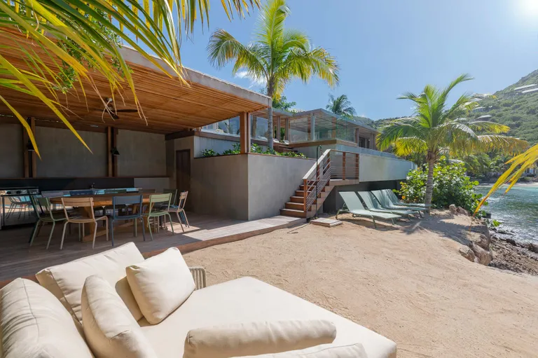 St Barth Real Estate | View CR-LIN Marigot | Villa-Linda-StBarth-26 | View 13