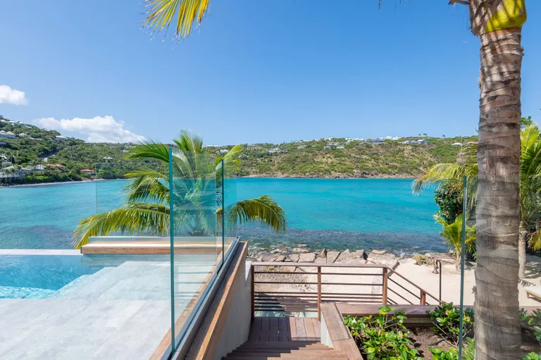 St Barth Real Estate | View CR-LIN Marigot | Villa-Linda-StBarth-11 | View 6