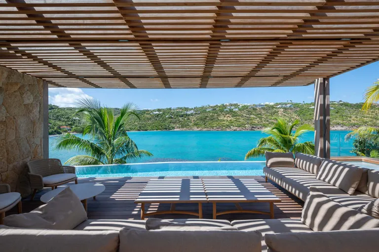 St Barth Real Estate | View CR-LIN Marigot | Villa-Linda-StBarth-4 | View 3