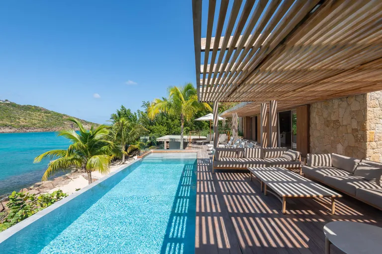 St Barth Real Estate | View CR-LIN Marigot | Villa-Linda-StBarth-5 | View 4