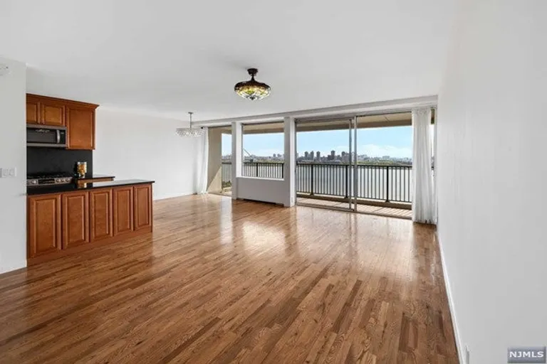New York City Real Estate | View 3 Horizon Road #821 | room 8 | View 9