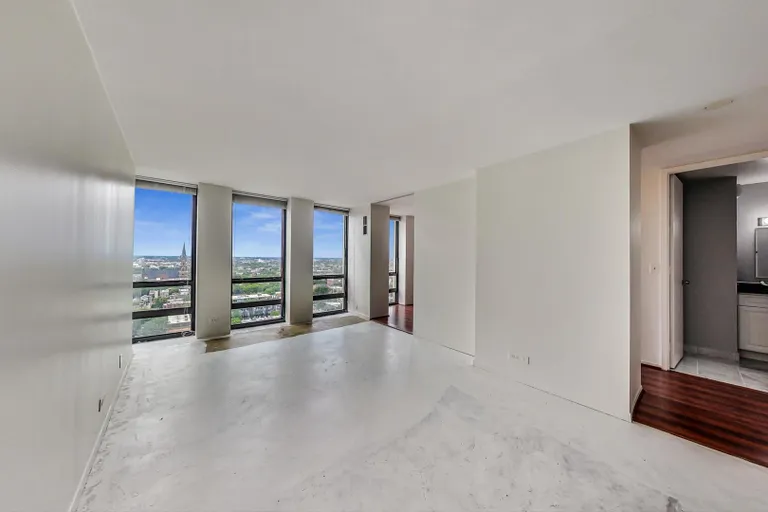 New York City Real Estate | View 1660 N La Salle, 2010 | room 4 | View 5