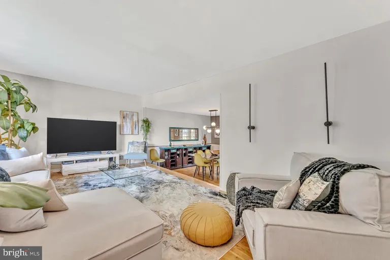 New York City Real Estate | View 23 Martin Lane | room 3 | View 4