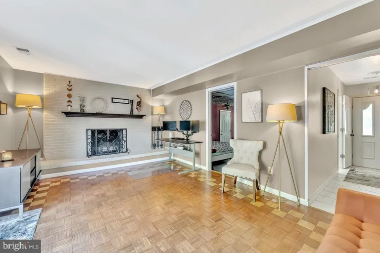 New York City Real Estate | View 23 Martin Lane | room 6 | View 7