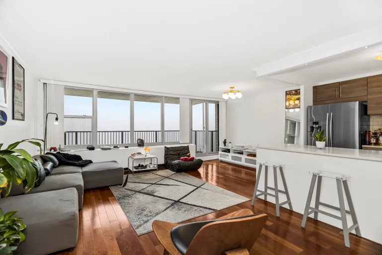 Chicago Real Estate | View 400 E Randolph, 3628 | room 5 | View 6