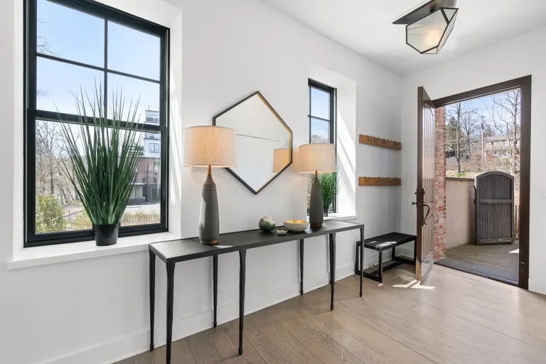 New York City Real Estate | View 11 Creek Drive #102 | room 3 | View 4