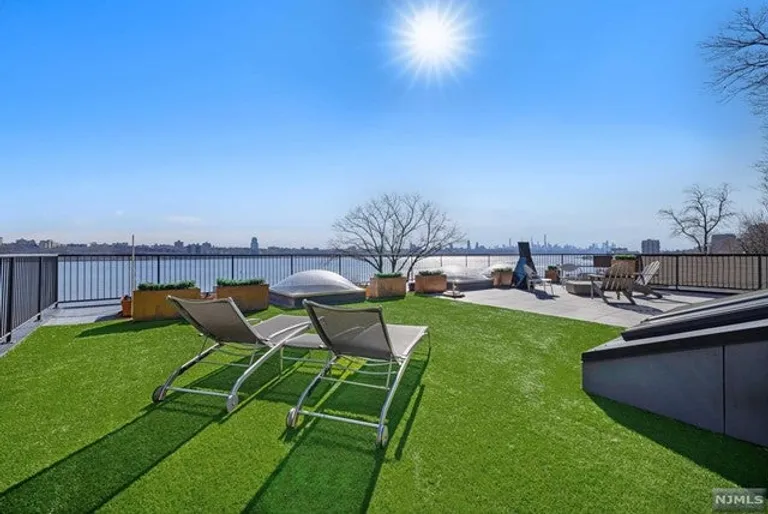 New York City Real Estate | View 34 Shore Road | room 75 | View 76