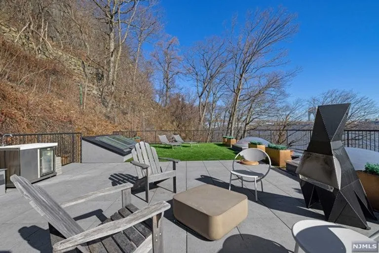 New York City Real Estate | View 34 Shore Road | room 75 | View 76