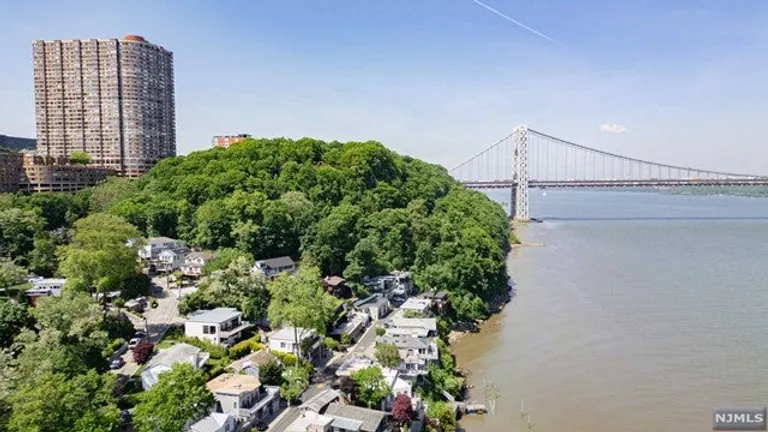 New York City Real Estate | View 34 Shore Road | room 90 | View 91