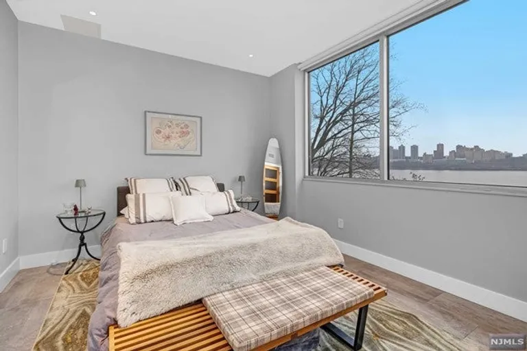 New York City Real Estate | View 34 Shore Road | room 70 | View 71