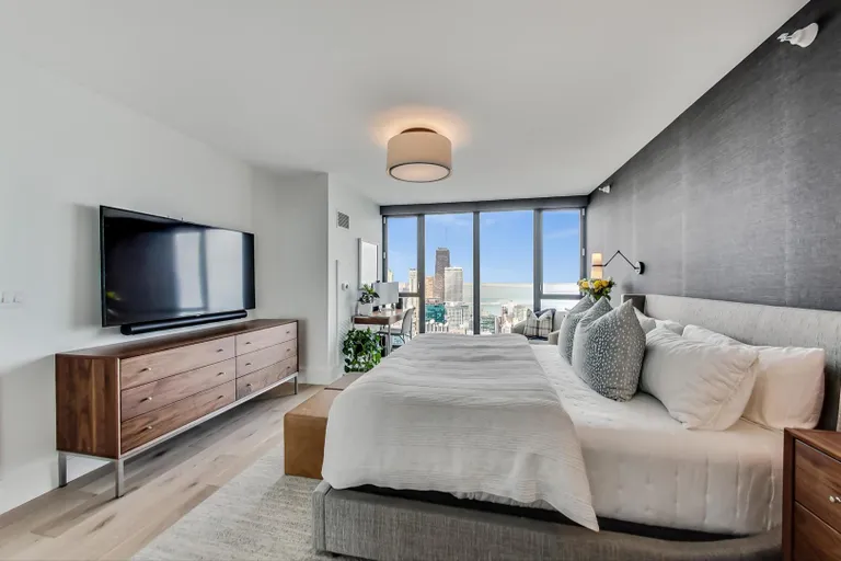 New York City Real Estate | View 225 N Columbus, 6702 | room 15 | View 16