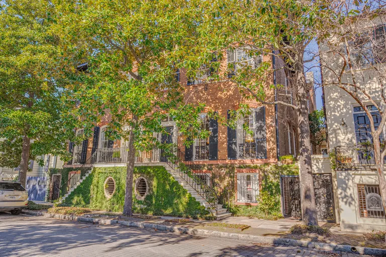 Savannah Real Estate | View 108 West Harris Street | 5 Beds, 3 Baths | View 1