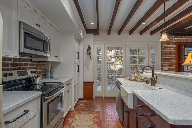 Savannah Real Estate | View 108 West Harris Street | room 33 | View 34