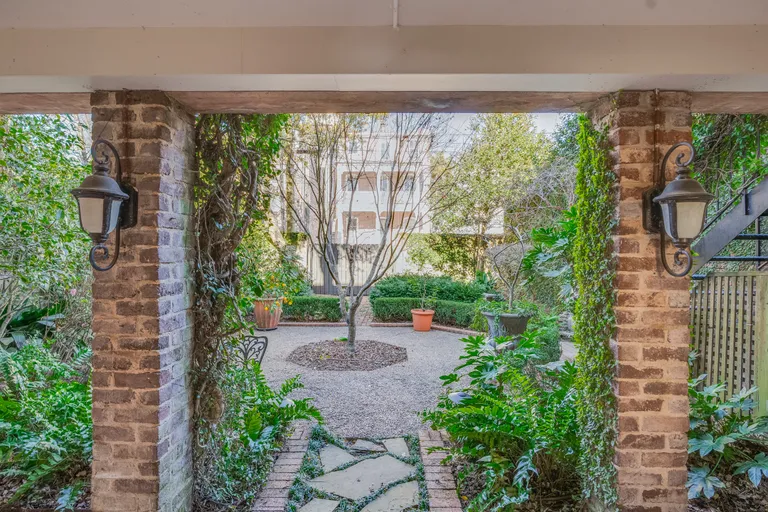 Savannah Real Estate | View 108 West Harris Street | room 40 | View 41