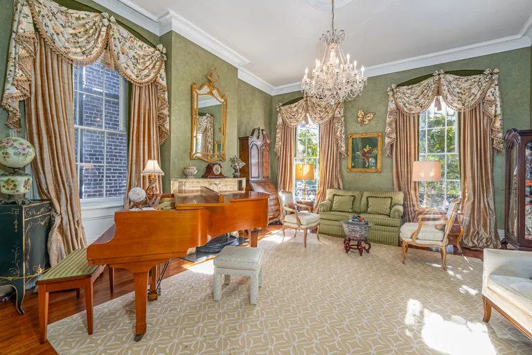 Savannah Real Estate | View 108 West Harris Street | room 7 | View 8