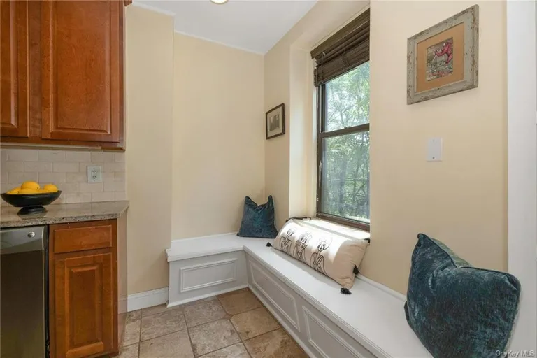 New York City Real Estate | View 240 Bronxville Road #B3 | room 13 | View 14