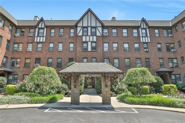 New York City Real Estate | View 240 Bronxville Road #B3 | 1 Bed, 1 Bath | View 1