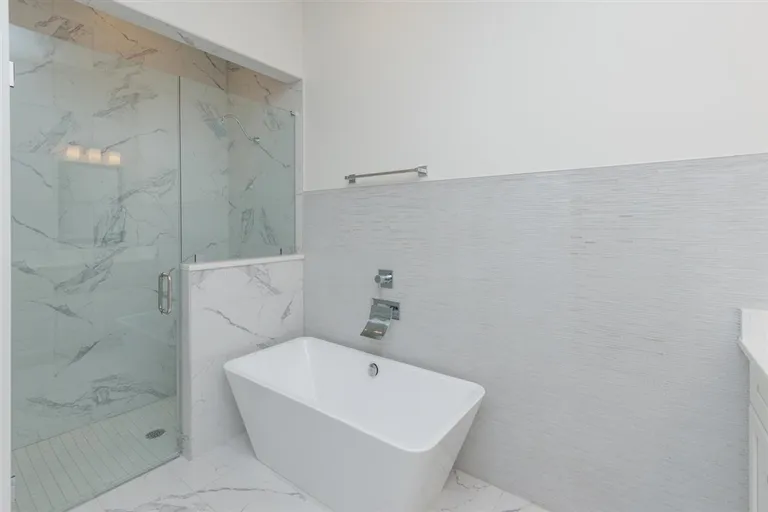 New York City Real Estate | View 470 Hazelnut Ct Unit#26F | 15-Master Bathroom (2) | View 15