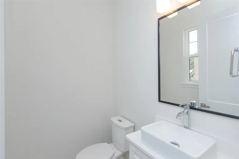 New York City Real Estate | View 470 Hazelnut Ct Unit#26F | 19-Bathroom (2) | View 19