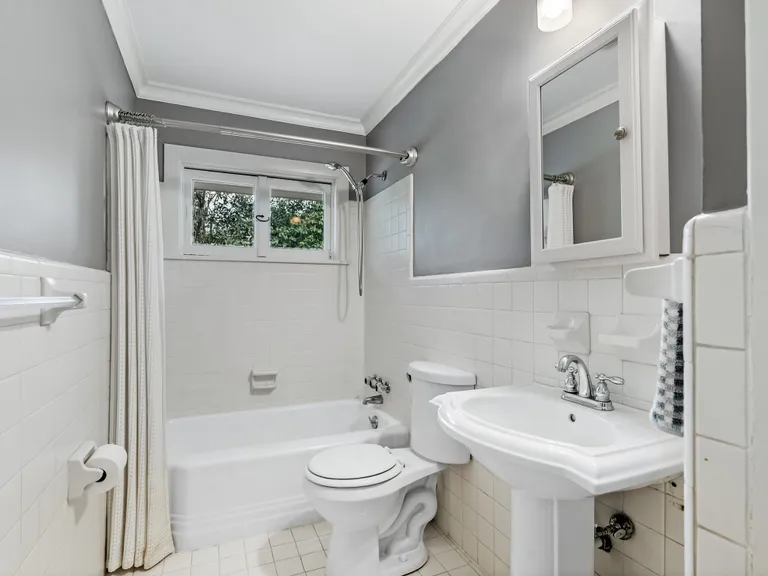 New York City Real Estate | View 2419 Danbury Street | Full Bath | View 21