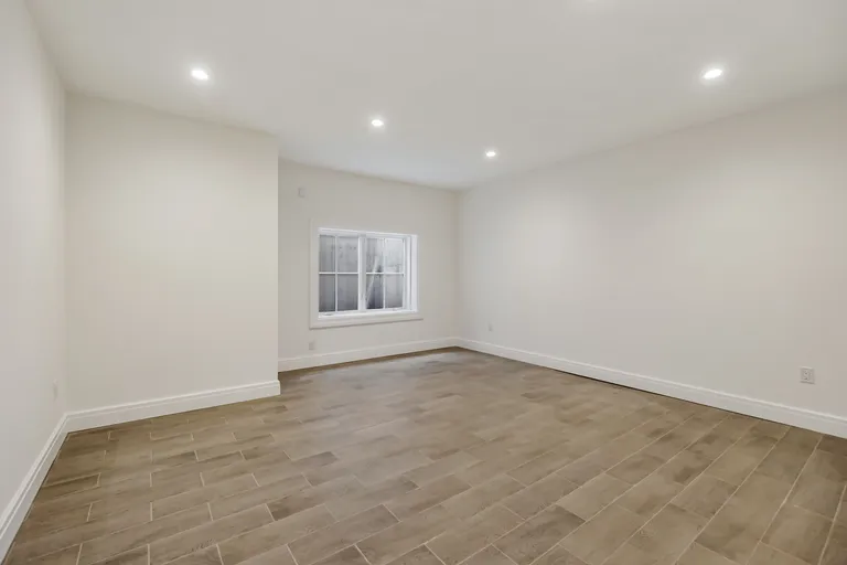 New York City Real Estate | View 21 Park Avenue | LL Bedroom | View 43
