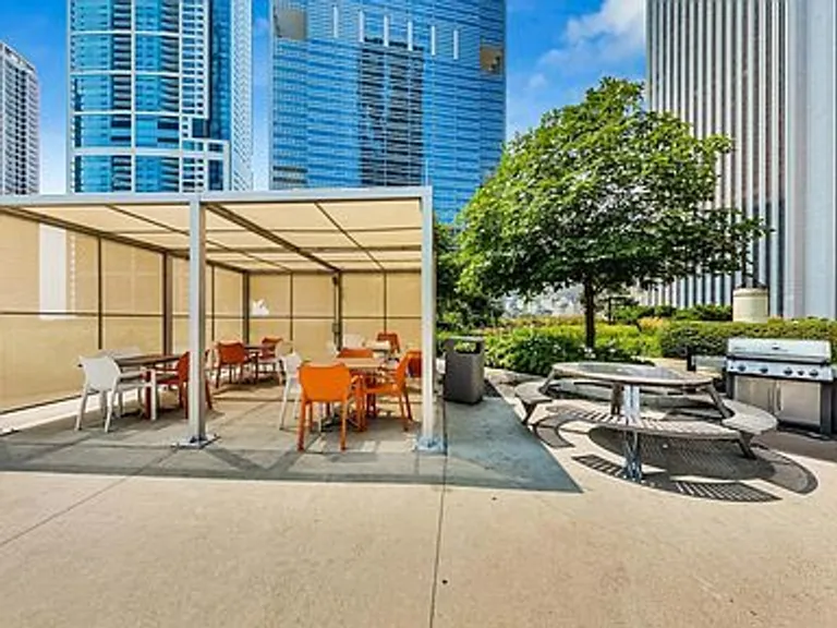 New York City Real Estate | View 225 N Columbus, 5304 | room 16 | View 17