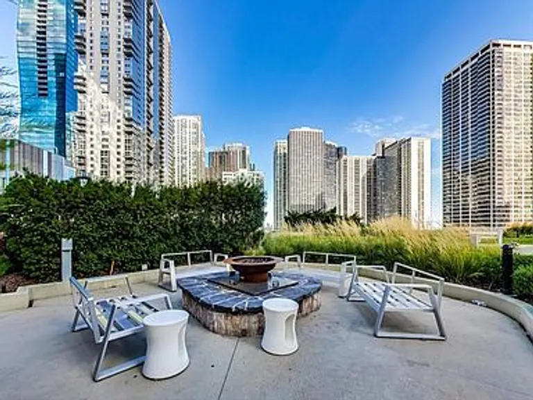 New York City Real Estate | View 225 N Columbus, 5304 | room 15 | View 16